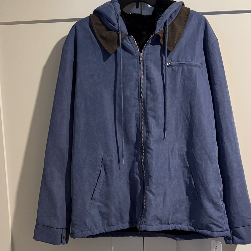😊NWT Men's Blue Hooded Jacket with Brown Accents